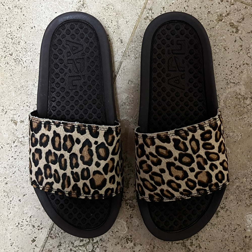 BRAND NEW APL Women's Iconic Slide